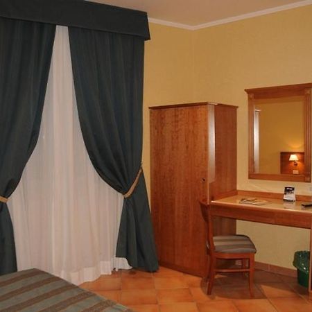 Colonna Room Rental Фраскаті Екстер'єр фото
