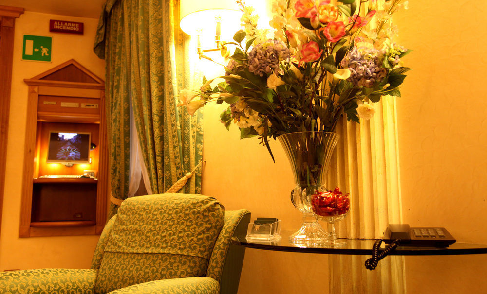 Colonna Room Rental Фраскаті Екстер'єр фото
