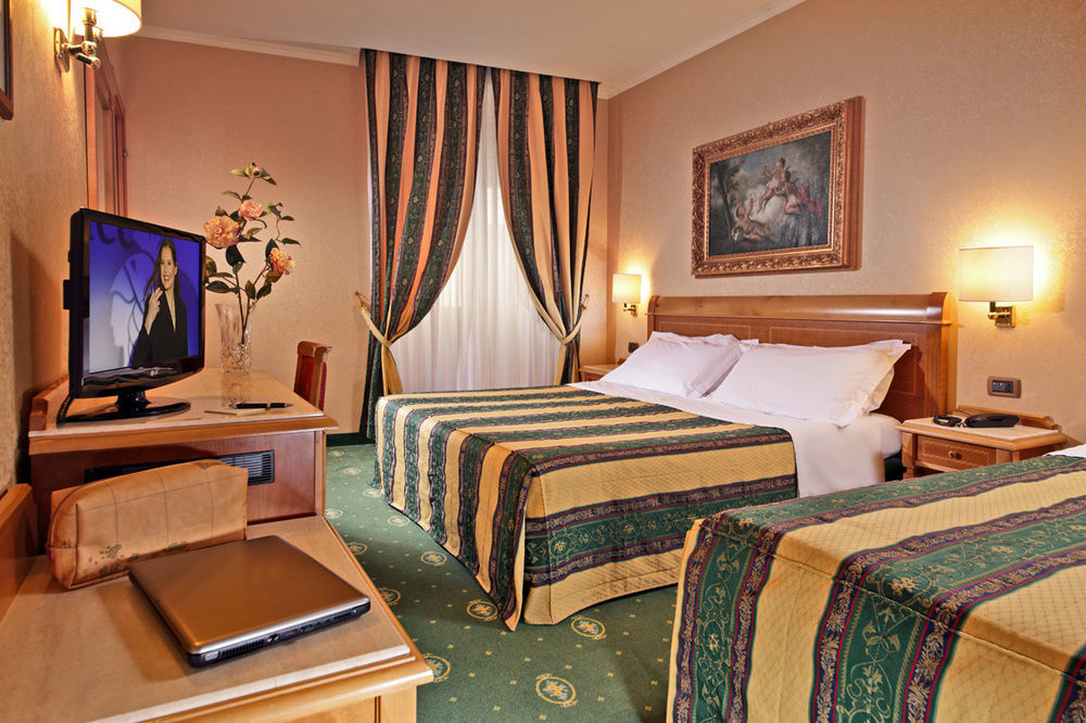 Colonna Room Rental Фраскаті Екстер'єр фото